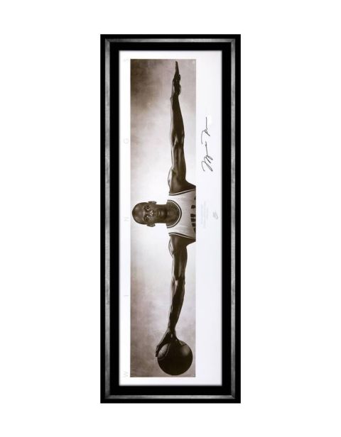 2009 Upper Deck Numbered Autographed Michael Jordan Wings Print 30/100